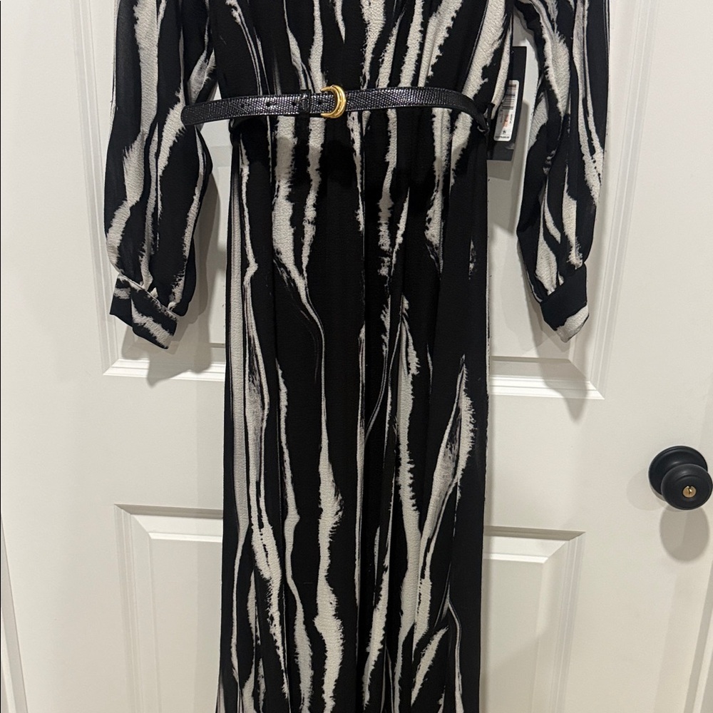 Donna Karan Black and White Long Sleeve Dress - Picture 4 of 6